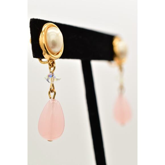 Trifari Vintage Clip Earrings Dangle Pink Beaded Pearl Gold Tone Signed BinBF - Picture 4 of 12